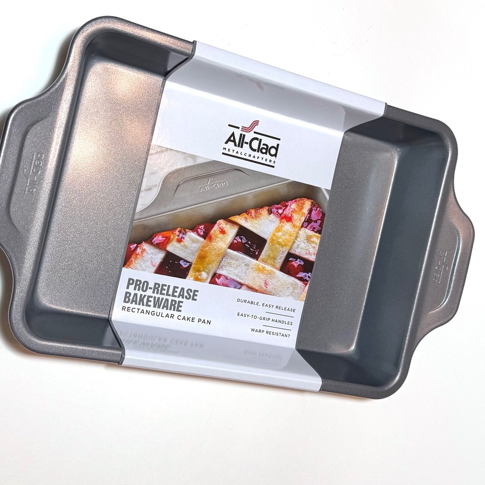 All-Clad PRO-RELEASE RECTANGULAR CAKE PAN